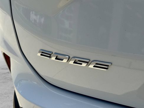 Used 2020 Ford Edge Titanium AWD/4WD image 15