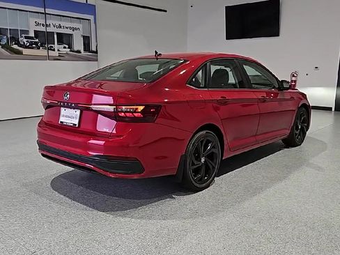 New 2026 Volkswagen Jetta SE FWD image 9