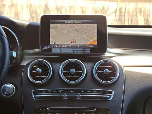 Used 2018 Mercedes-Benz GLC 300 image 19