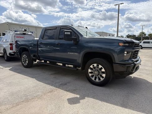 Used 2025 Chevrolet Silverado 2500 Custom RWD image 1