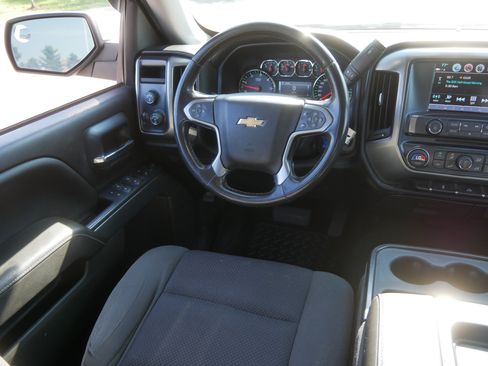 Used 2018 Chevrolet Silverado 1500 LT w/ LT Eassist Package AWD/4WD image 9