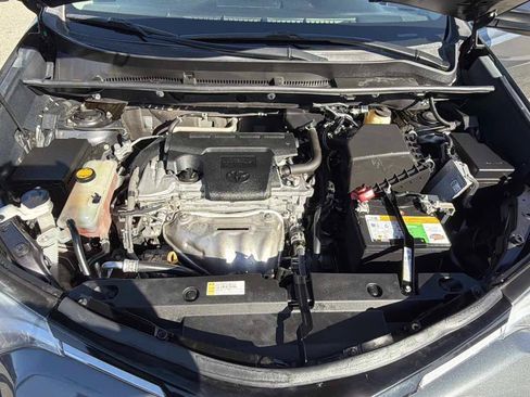 Used 2018 Toyota RAV4 XLE FWD image 28