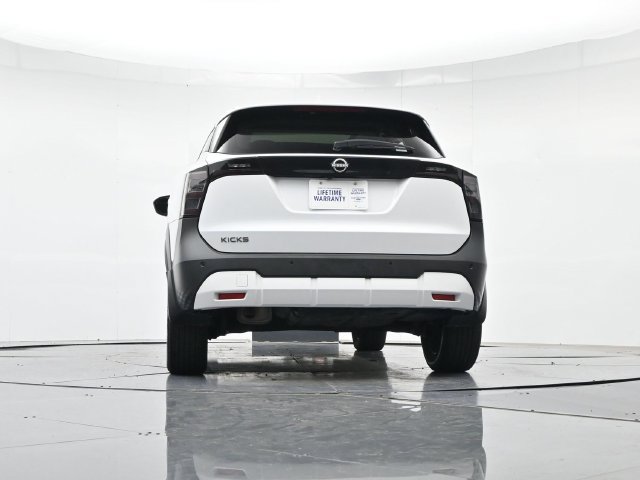 Used 2025 Nissan Kicks SV w/ SV Premium Package FWD image 40