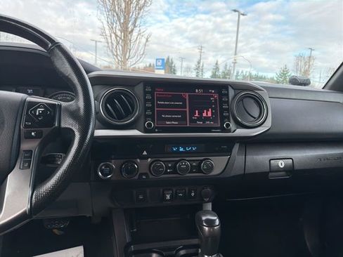 Used 2021 Toyota Tacoma TRD Off-Road AWD/4WD image 18