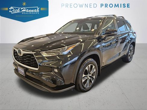 Used 2023 Toyota Highlander XLE AWD/4WD image 1