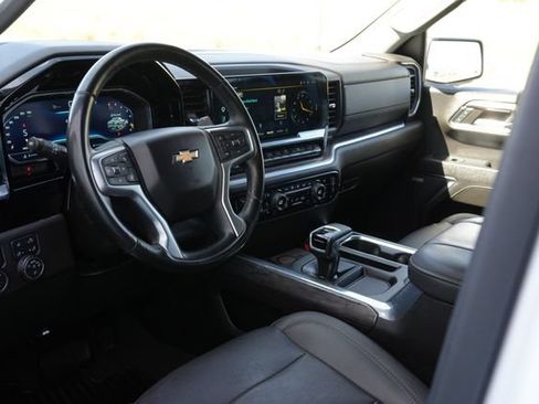 Used 2023 Chevrolet Silverado 1500 LTZ AWD/4WD image 10