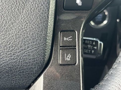 Used 2024 Toyota 4Runner TRD Off-Road image 29