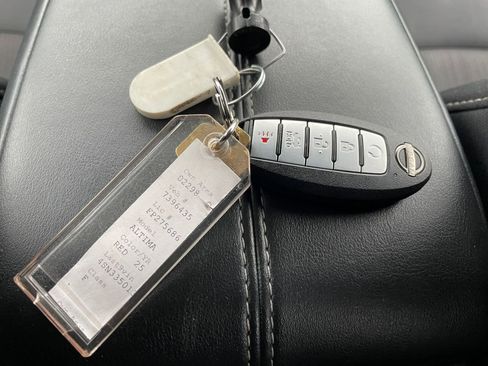 Used 2025 Nissan Altima 2.5 SV image 21