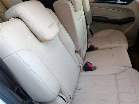 Used 2017 Mercedes-Benz GLS 450 4MATIC image 19