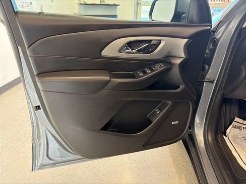 Used 2021 Chevrolet Traverse RS image 45