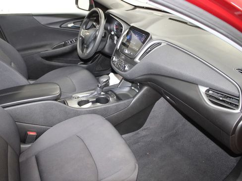 Used 2025 Chevrolet Malibu LT FWD image 23