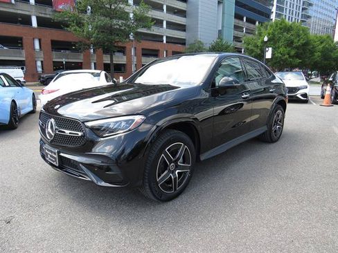 Used 2024 Mercedes-Benz GLC 300 4MATIC image 1