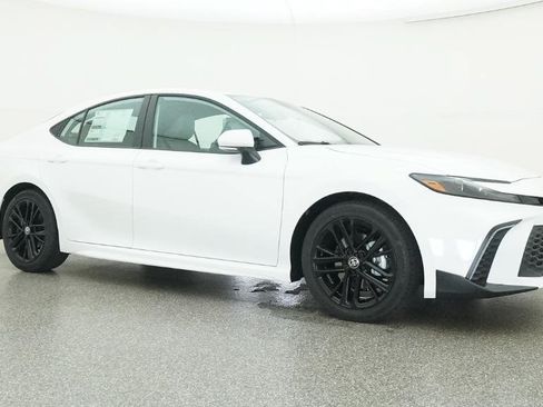 Used 2026 Toyota Camry SE FWD image 45