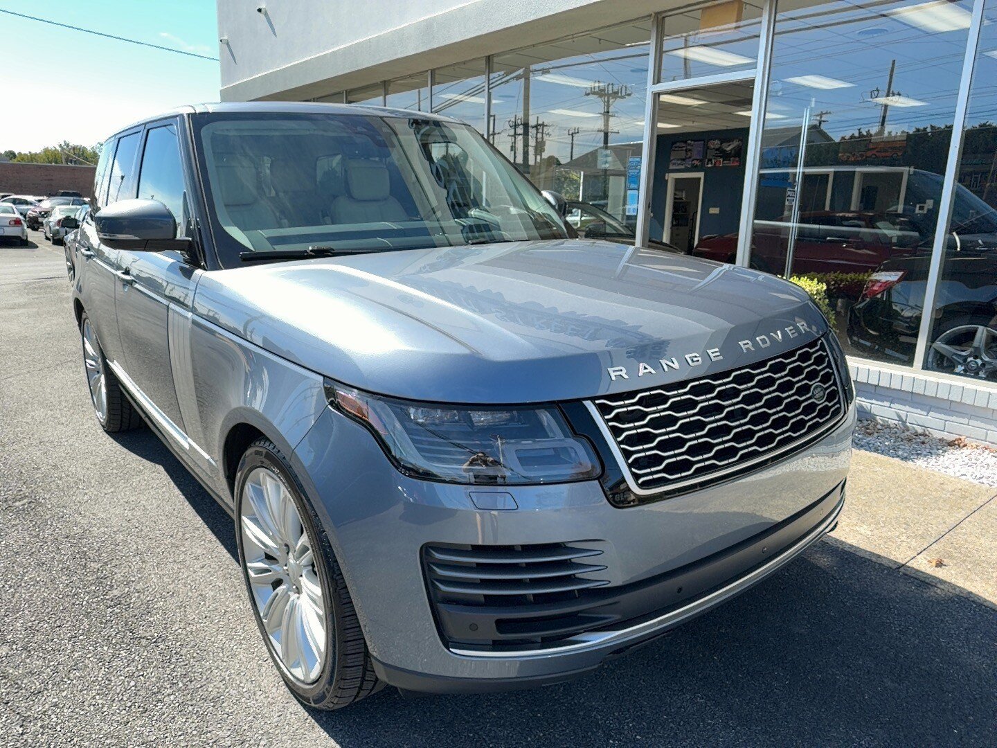 Used 2020 Land Rover Range Rover HSE AWD/4WD image 2