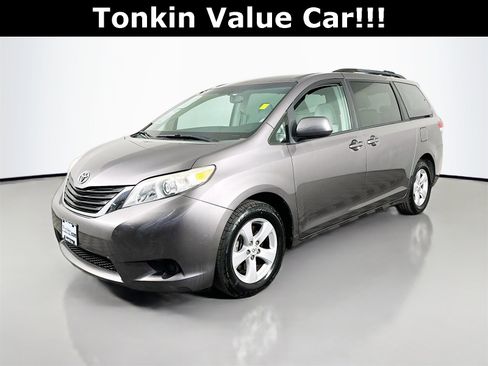 Used 2011 Toyota Sienna image 4