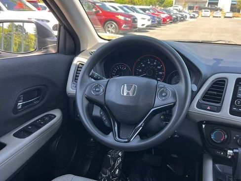 Used 2021 Honda HR-V LX image 17