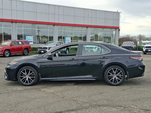 Certified 2024 Toyota Camry SE w/ Cold Weather Package image 4