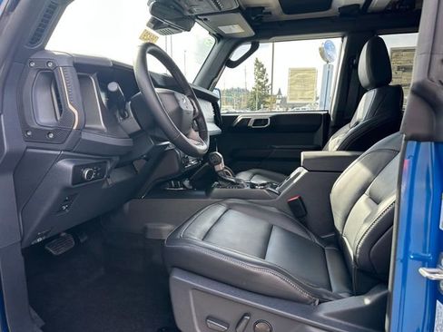 New 2026 Ford Bronco Badlands image 9