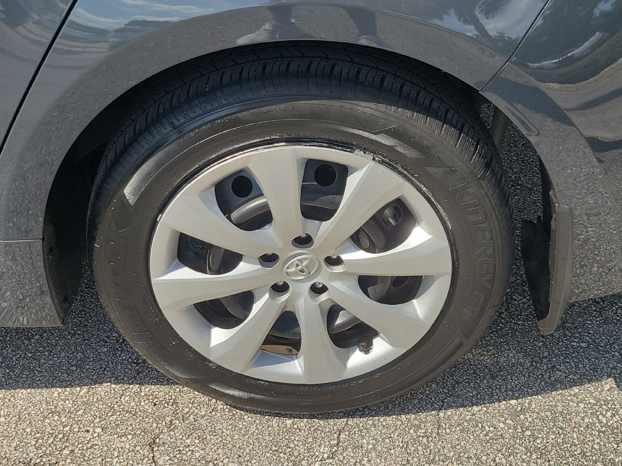 Used 2024 Toyota Corolla LE FWD image 5
