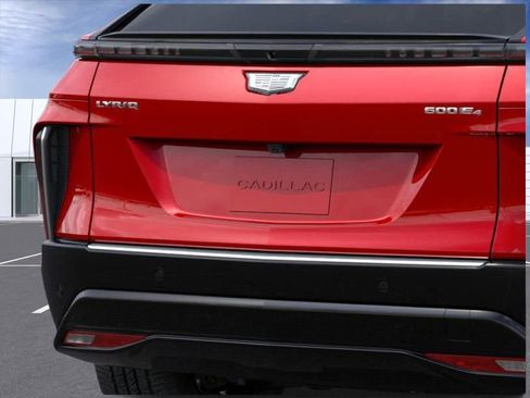 New 2025 Cadillac Lyriq Luxury image 15