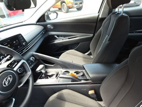 Used 2023 Hyundai Elantra SEL w/ Cargo Package FWD image 14