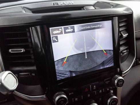 Used 2019 RAM 2500 Laramie AWD/4WD image 11
