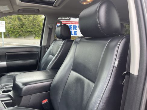 Used 2018 Toyota Sequoia TRD Sport AWD/4WD image 19