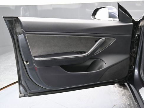 Used 2018 Tesla Model 3 Long Range image 42