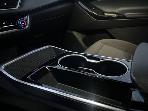 Used 2025 Chevrolet Equinox LT image 41