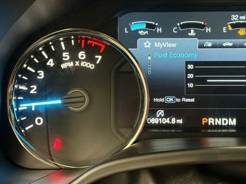 Used 2018 Ford F150 Lariat w/ Equipment Group 502A Luxury image 13