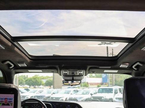 Used 2023 Cadillac Escalade V w/ LPO, ONYX Package AWD/4WD image 12