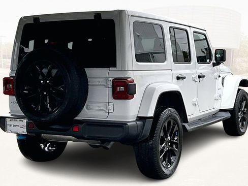 Used 2022 Jeep Wrangler Unlimited Sahara 4xe image 6