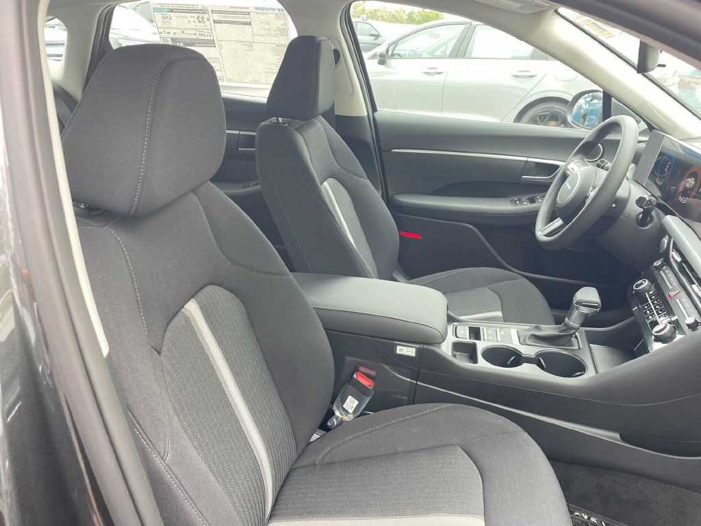 Used 2026 Hyundai Sonata SE FWD image 52