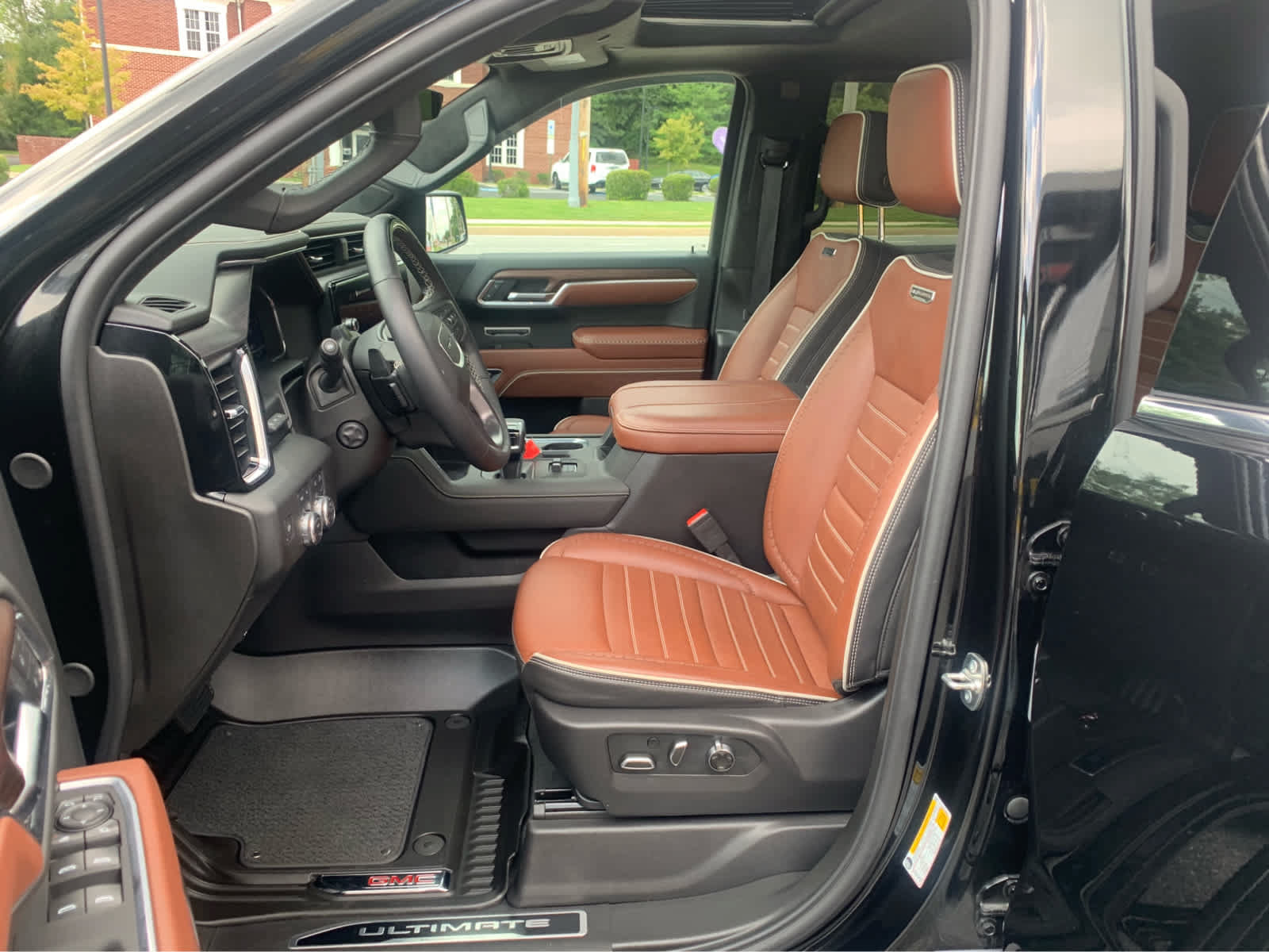 Used 2025 GMC Sierra 1500 Denali Ultimate AWD/4WD image 10