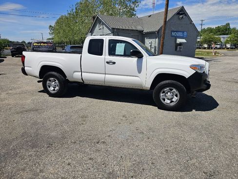 Used 2019 Toyota Tacoma SR RWD image 5