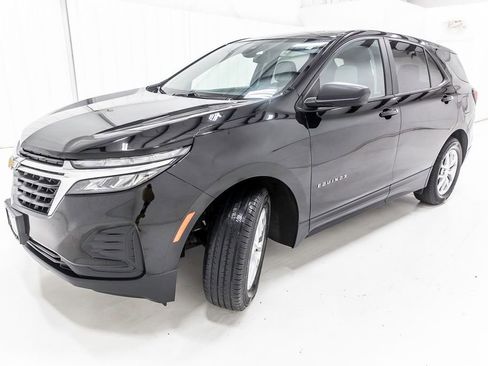 Used 2024 Chevrolet Equinox LS FWD image 2