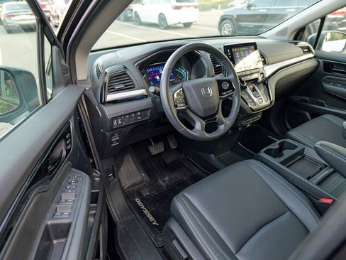 Used 2023 Honda Odyssey Touring image 16