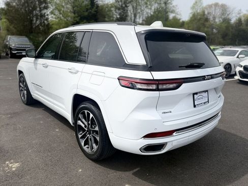 Used 2022 Jeep Grand Cherokee Overland w/ Luxury Tech Group IV AWD/4WD image 6