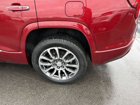 Used 2023 GMC Acadia Denali image 9