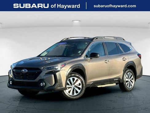 Used 2023 Subaru Outback Premium image 1