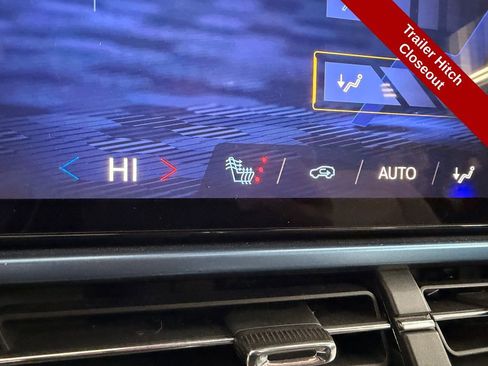 Used 2024 Chevrolet Equinox EV LT w/ LPO, Trailering Package image 27