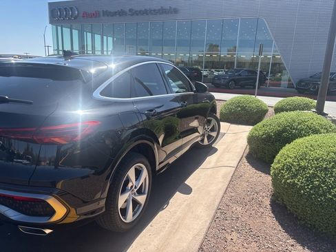 Used 2025 Audi Q5 Premium Plus AWD/4WD image 3