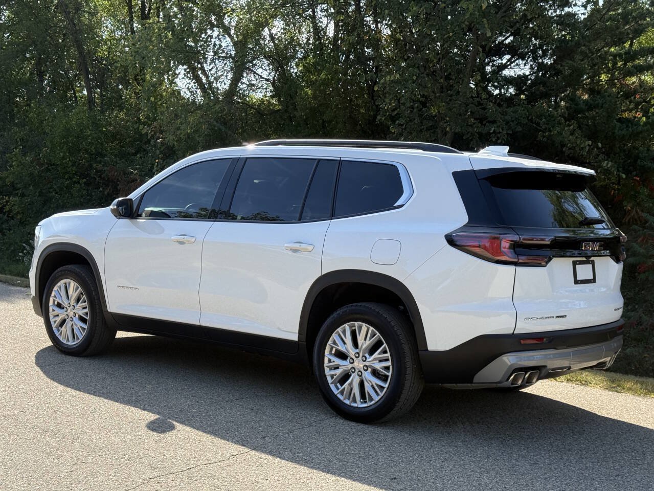 Used 2026 GMC Acadia Elevation w/ Elevation Premium Package AWD/4WD image 6