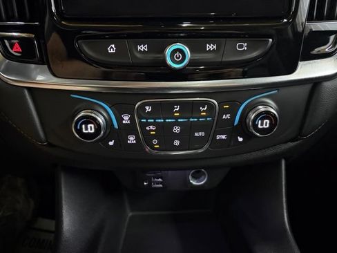 Used 2021 Chevrolet Traverse LT w/ LT Premium Package AWD/4WD image 85