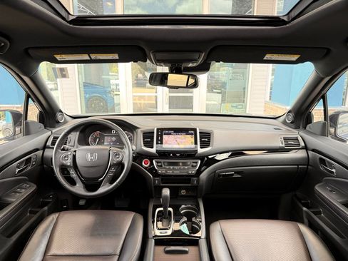 Used 2017 Honda Ridgeline Black Edition image 2