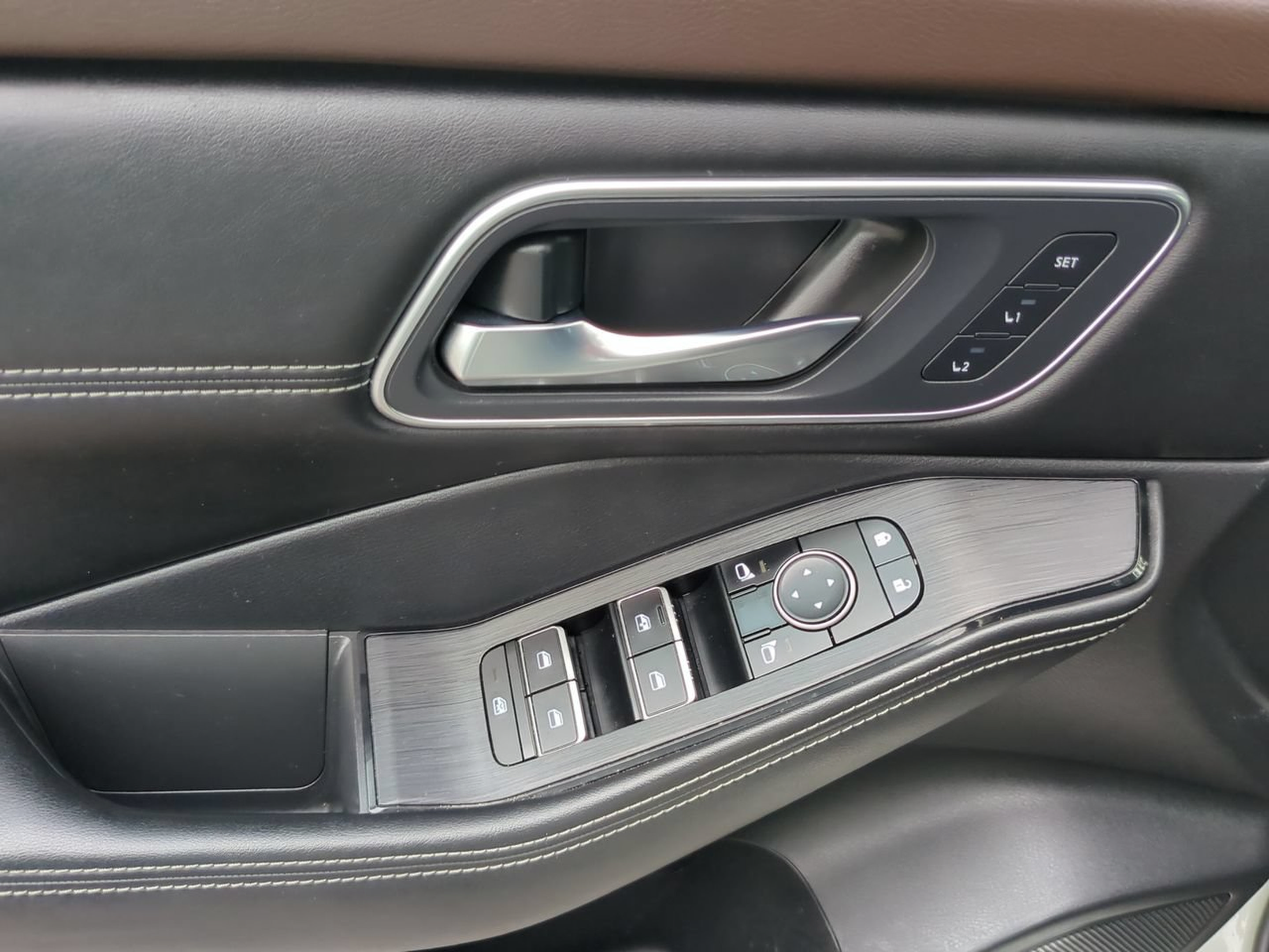 Used 2021 Nissan Rogue Platinum FWD image 17