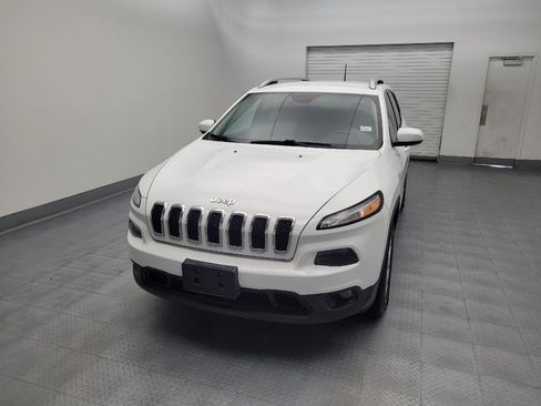 Used 2018 Jeep Cherokee Latitude Plus w/ Comfort/Convenience Group AWD/4WD image 15