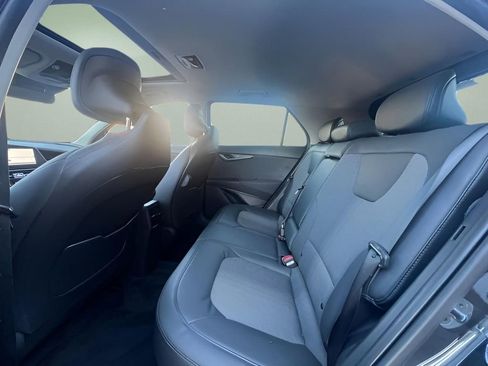 Used 2023 Kia Niro EX Touring image 18