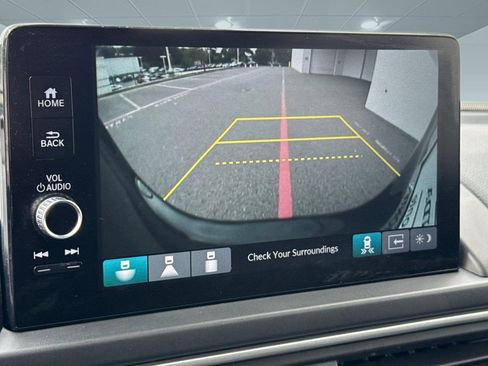 Certified 2024 Honda Pilot Touring image 24