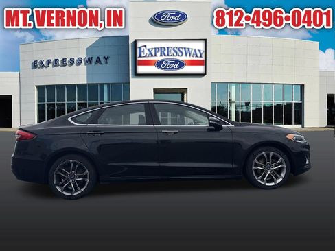 Used 2020 Ford Fusion Titanium FWD image 4